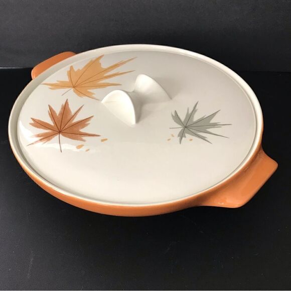 Harvest Time by Iroquois 1.75 Qt Round Covered Casserole Informal True China - Picture 3 of 16